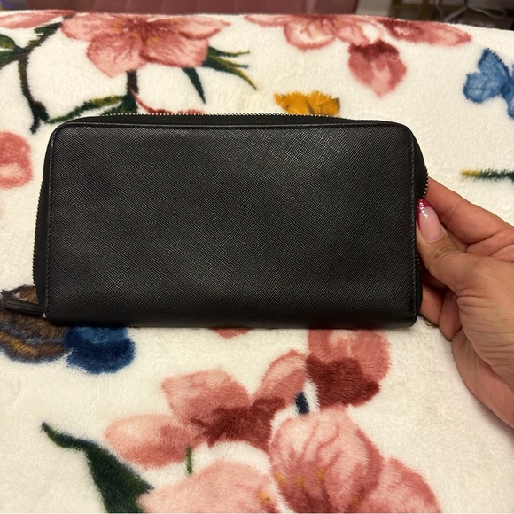Authentic Prada Leather Continental Wallet - Picture 5 of 11
